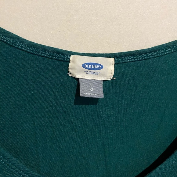 Old navy tank top - Picture 2 of 3